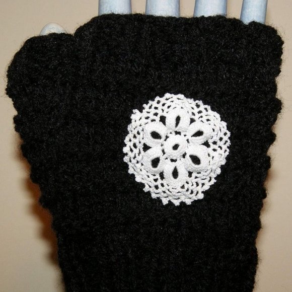 Women's Fingerless Gloves / Mittens Boot Cuffs Set Cottagecore Black White Knit - Picture 4 of 10